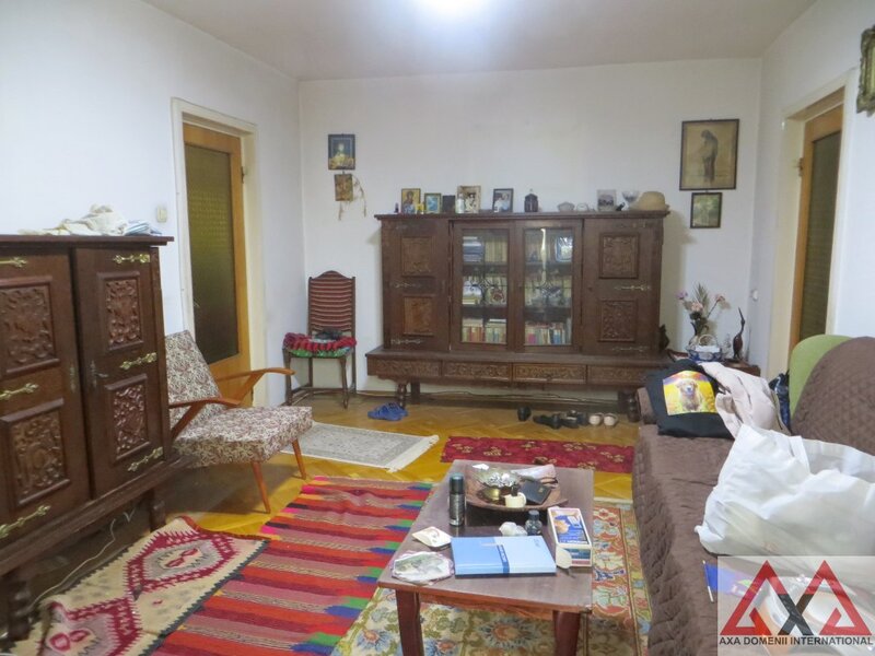 Turda, etaj 5, acces metrou