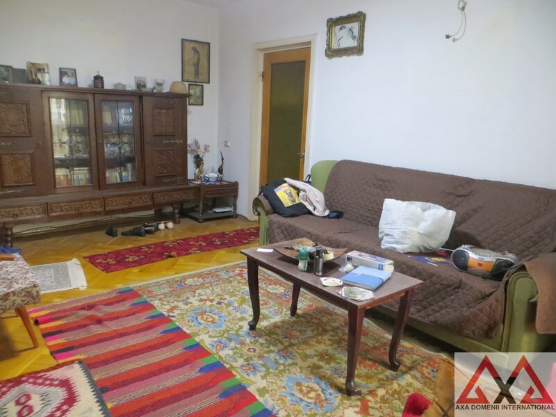 Turda, etaj 5, acces metrou