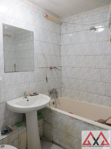 Turda, etaj 5, acces metrou