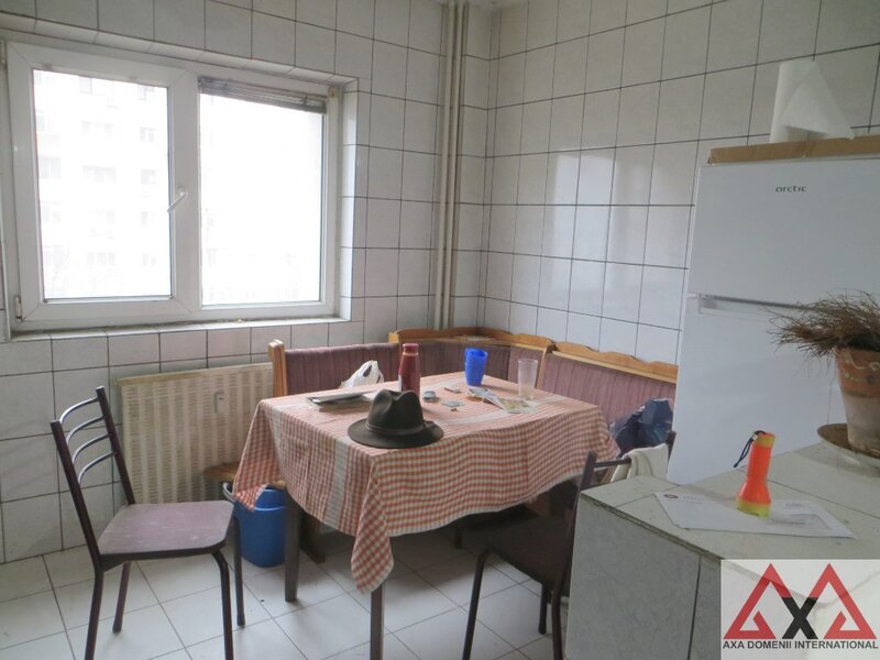 Turda, etaj 5, acces metrou